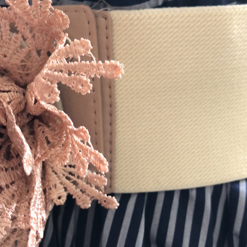 Authentic Vintage 80’s Wide Stretch Cinch Belt - Picture 6 of 13